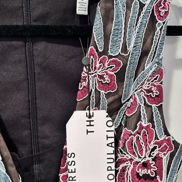 DRESS THE POPULATION Macie Floral Embroidery Fit & Flare Dress Medium $298 - Picture 9 of 10